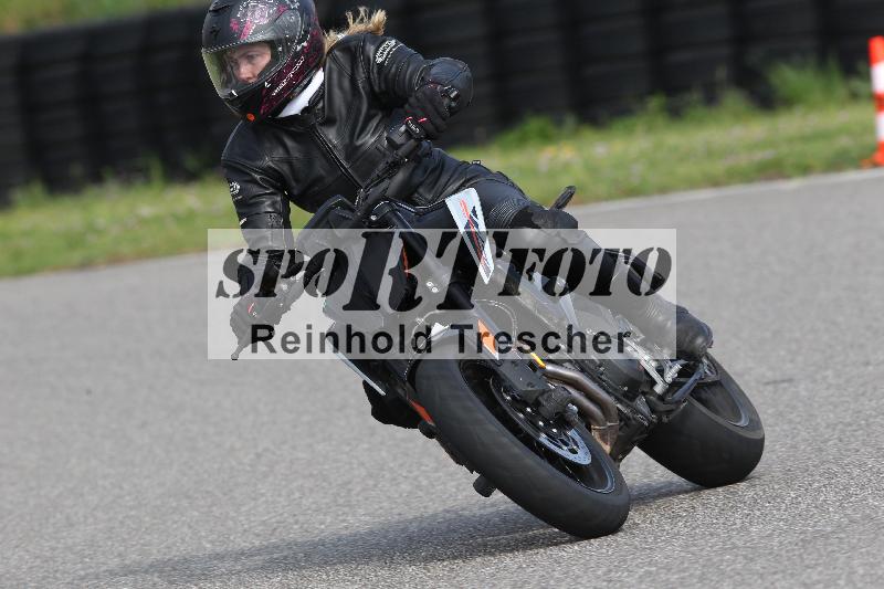 /Archiv-2025/10 23.04.2025 Cornu Master School ADR/gruen-vert/67